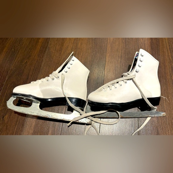 Girls white figure skates - Picture 3 of 3